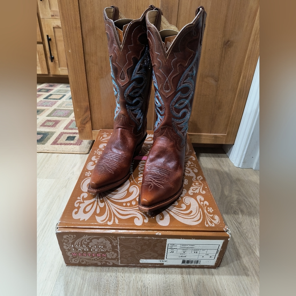 Justin Cowgirl Boots Leather